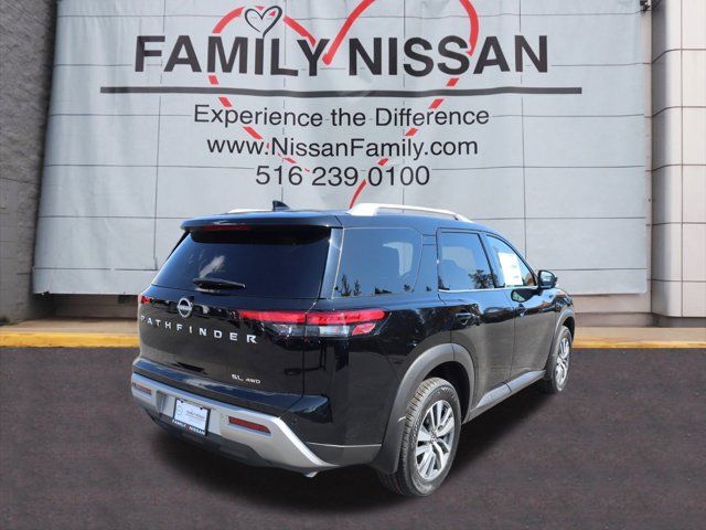 2025 Nissan Pathfinder SL