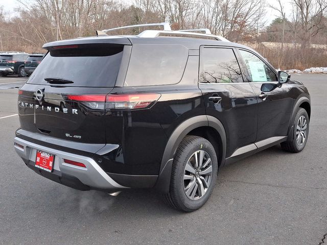 2025 Nissan Pathfinder SL