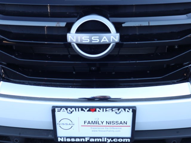 Vehicle image 13 of 23