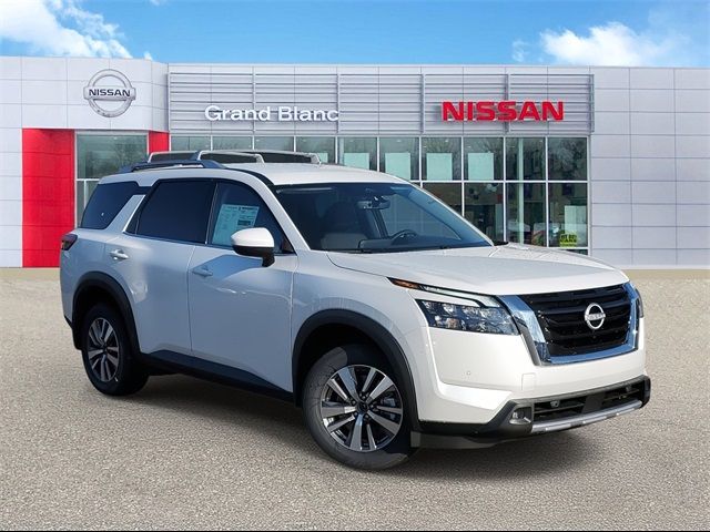 2025 Nissan Pathfinder SL