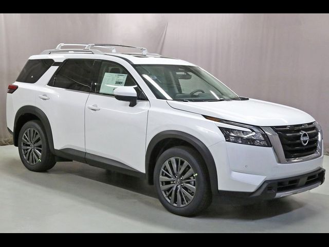 2025 Nissan Pathfinder SL