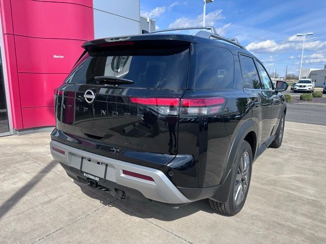 2025 Nissan Pathfinder SL