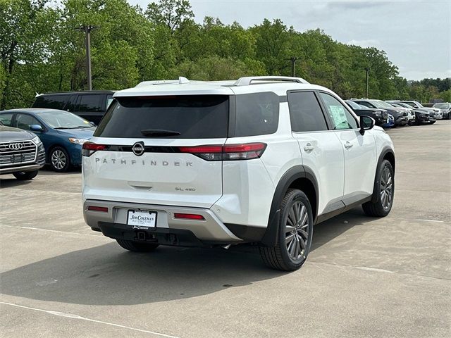 2025 Nissan Pathfinder SL