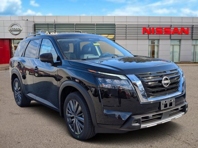 2025 Nissan Pathfinder SL