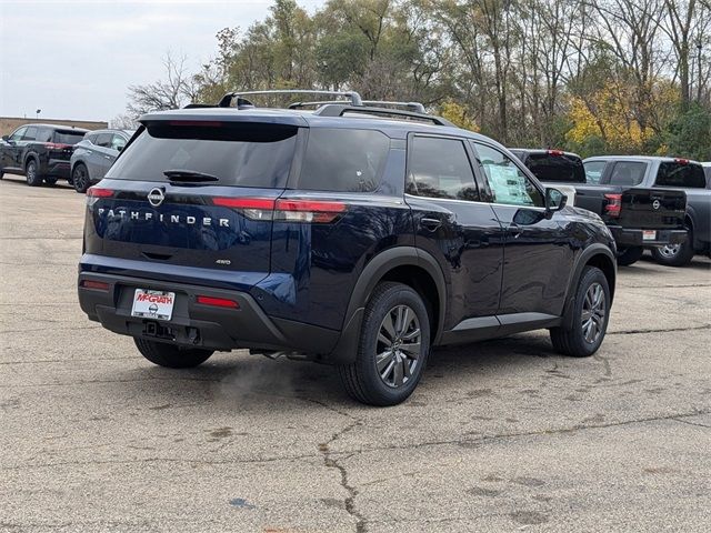 2025 Nissan Pathfinder SL