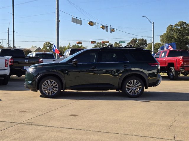 2025 Nissan Pathfinder SL