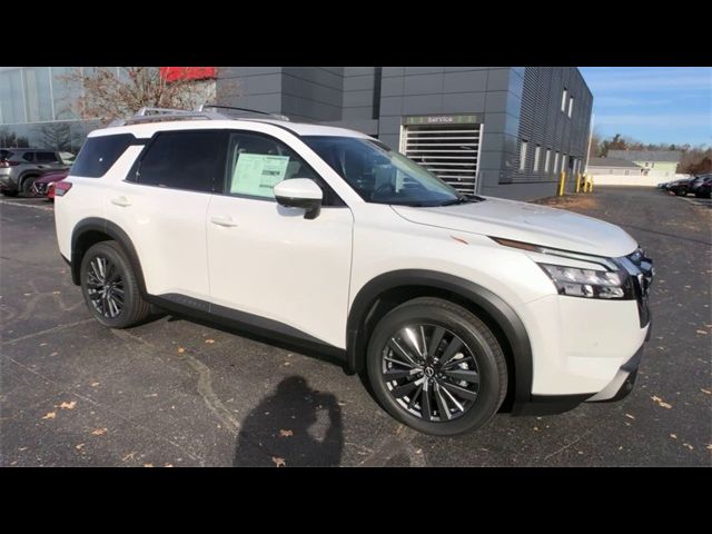 2025 Nissan Pathfinder SL