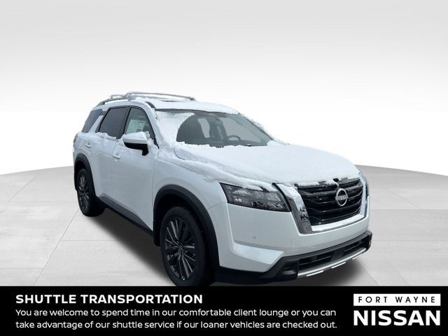 2025 Nissan Pathfinder SL