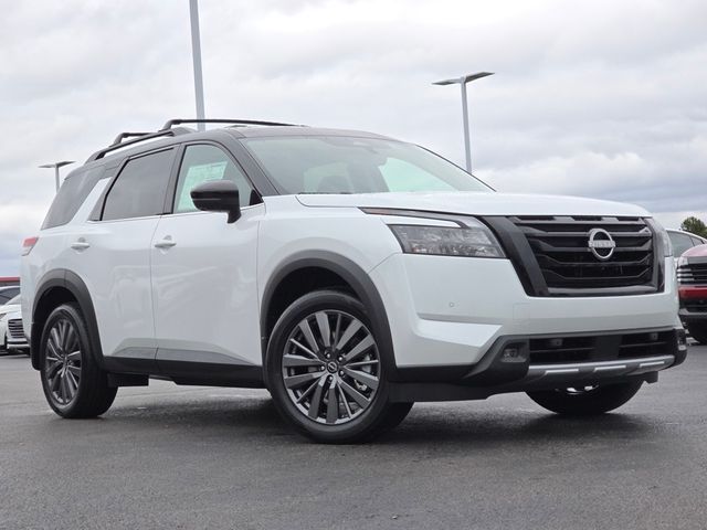 2025 Nissan Pathfinder SL