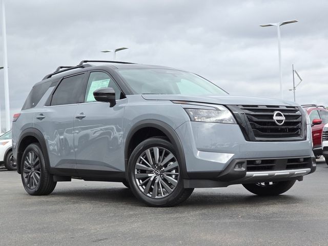 2025 Nissan Pathfinder SL