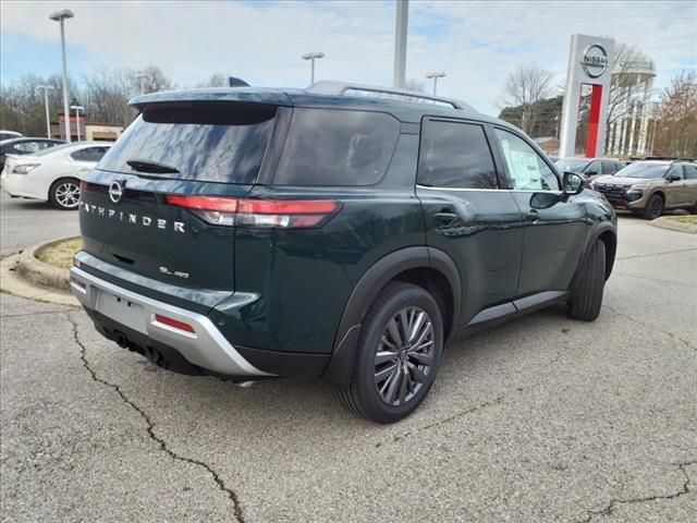 2025 Nissan Pathfinder SL
