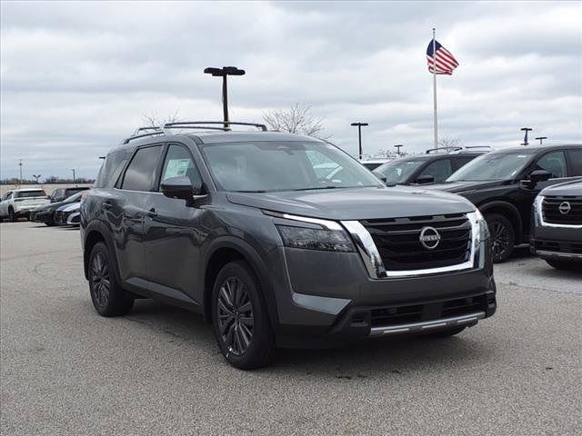 2025 Nissan Pathfinder SL