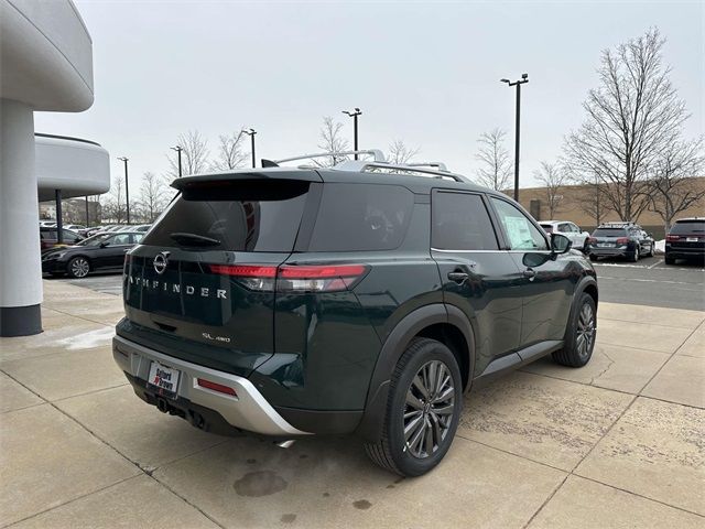 2025 Nissan Pathfinder SL