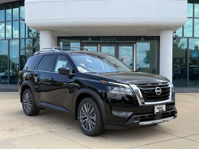 2025 Nissan Pathfinder SL