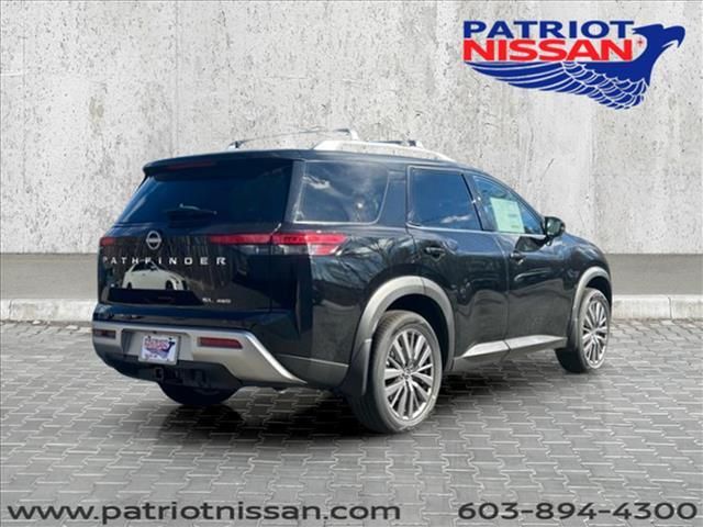 2025 Nissan Pathfinder SL