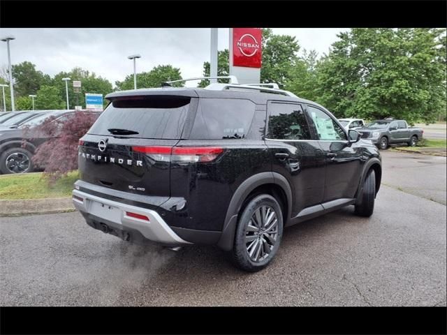 2025 Nissan Pathfinder SL