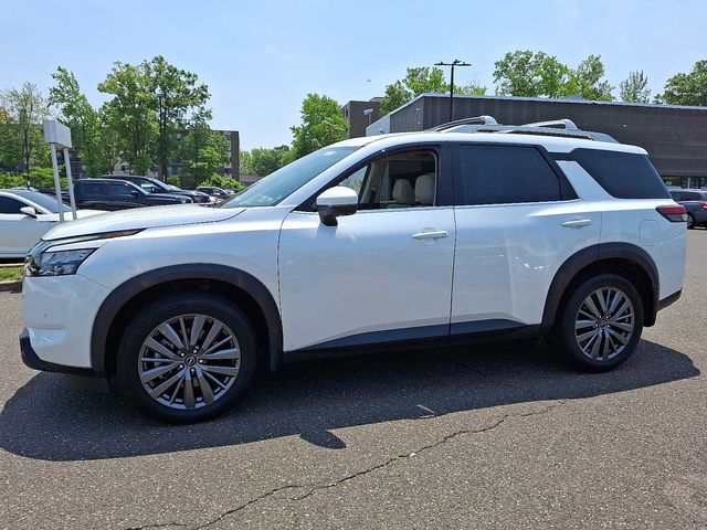 2025 Nissan Pathfinder SL