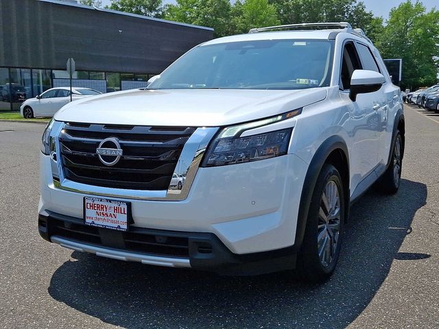 2025 Nissan Pathfinder SL