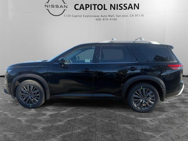 2025 Nissan Pathfinder SL