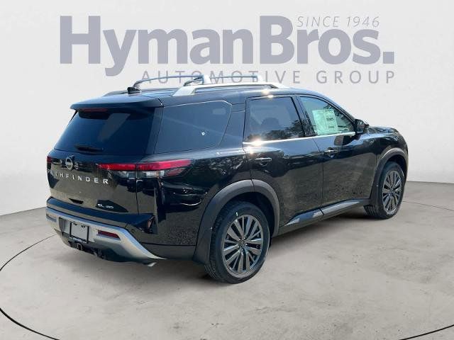2025 Nissan Pathfinder SL
