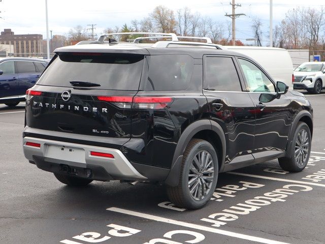 2025 Nissan Pathfinder SL