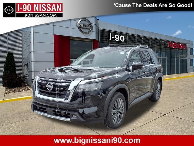 2025 Nissan Pathfinder SL