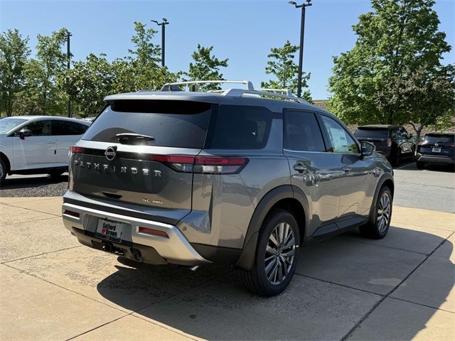 2025 Nissan Pathfinder SL