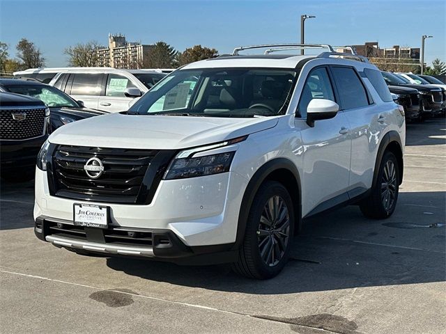 2025 Nissan Pathfinder SL