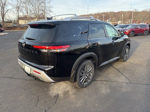 2025 Nissan Pathfinder SL