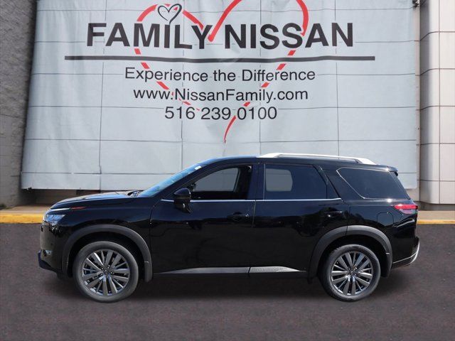 2025 Nissan Pathfinder SL
