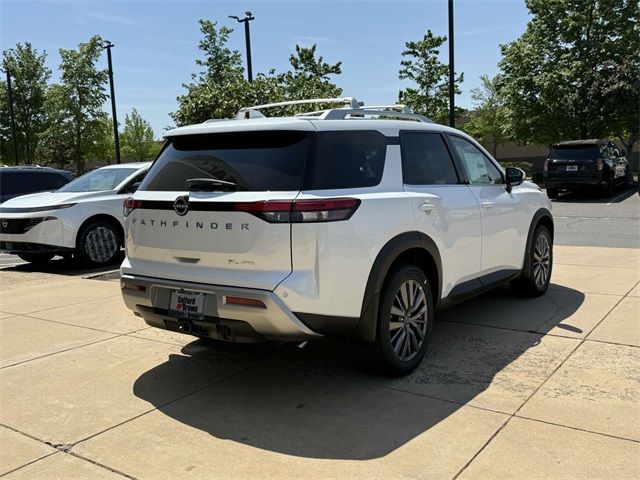 2025 Nissan Pathfinder SL