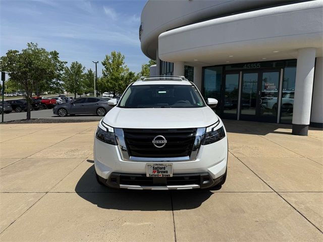 2025 Nissan Pathfinder SL
