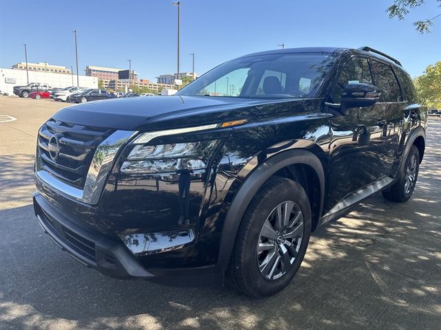 2025 Nissan Pathfinder SV