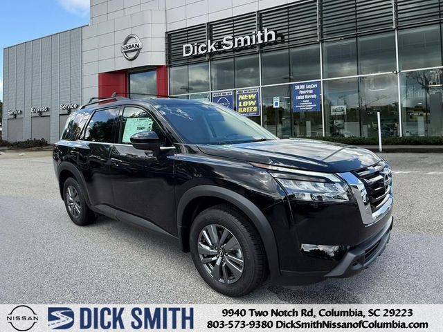 2025 Nissan Pathfinder SV