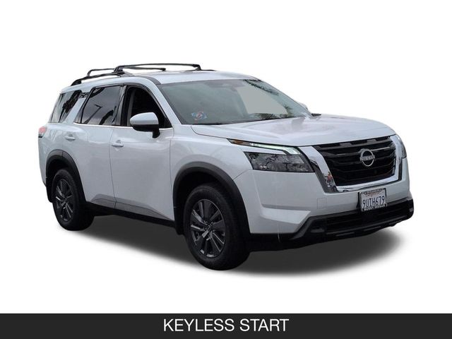 2025 Nissan Pathfinder SV