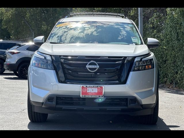 2025 Nissan Pathfinder SV