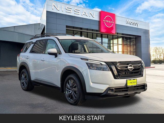 2025 Nissan Pathfinder SV