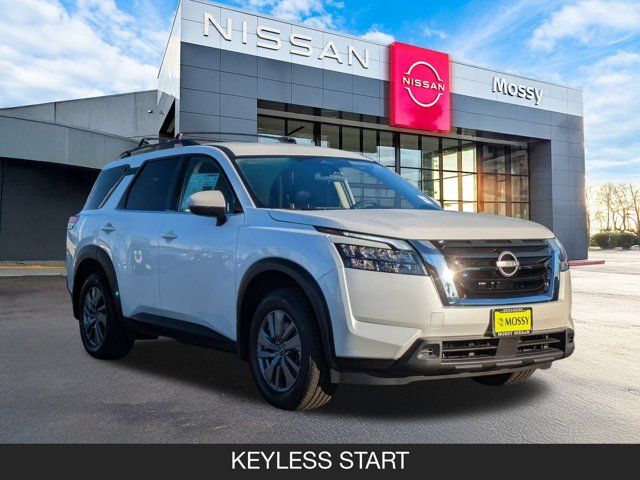 2025 Nissan Pathfinder SV