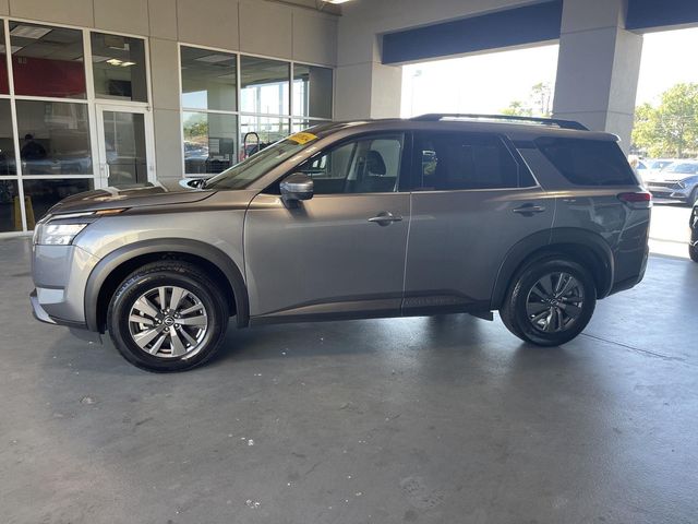 2025 Nissan Pathfinder SV
