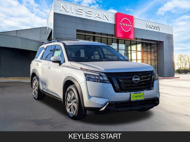 2025 Nissan Pathfinder SV
