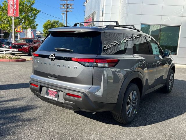 2025 Nissan Pathfinder SV