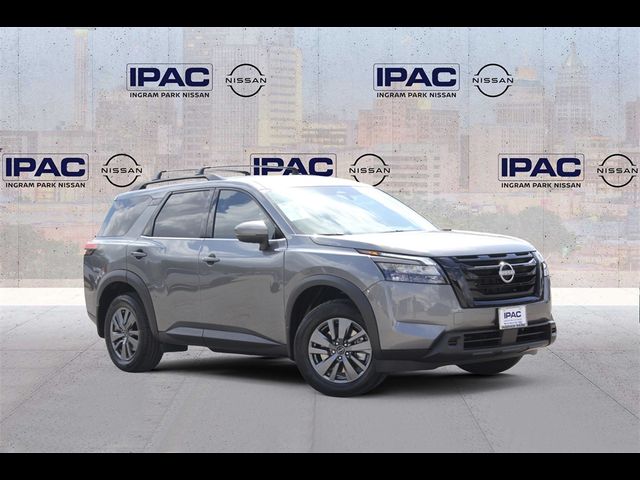 2025 Nissan Pathfinder SV