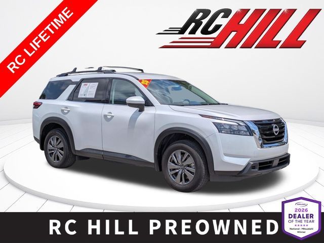 2025 Nissan Pathfinder SV
