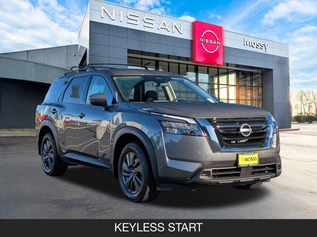 2025 Nissan Pathfinder SV
