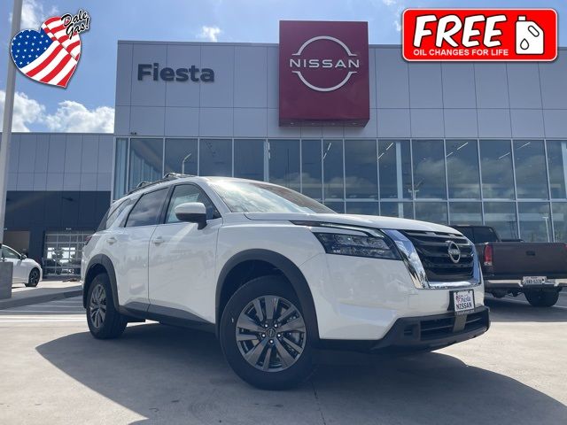 2025 Nissan Pathfinder SV