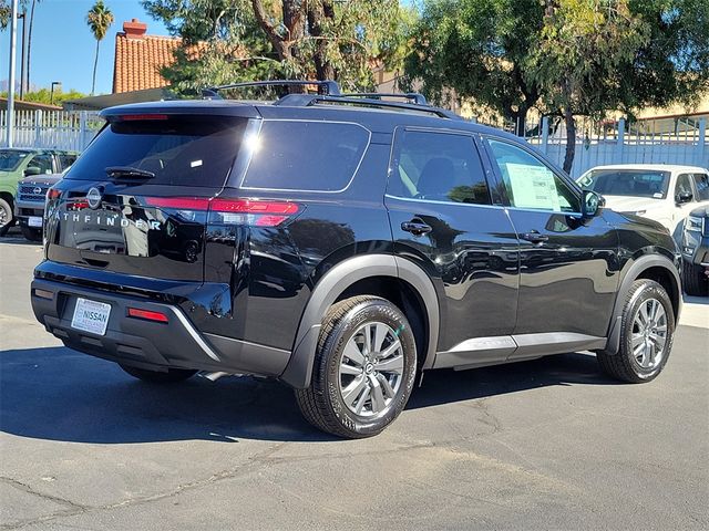 2025 Nissan Pathfinder SV