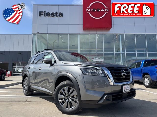 2025 Nissan Pathfinder SV