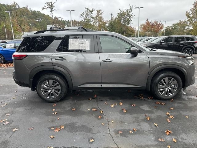 2025 Nissan Pathfinder SV