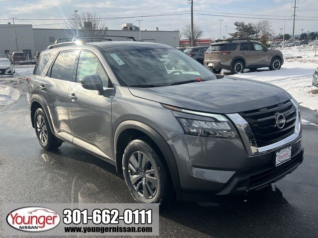 2025 Nissan Pathfinder SV