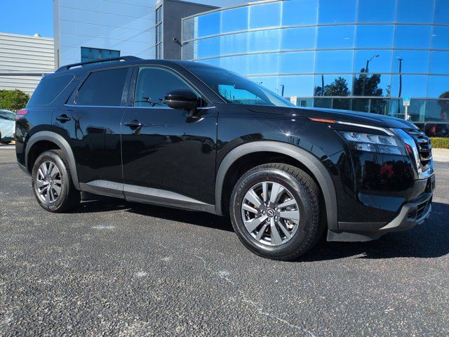 2025 Nissan Pathfinder SV